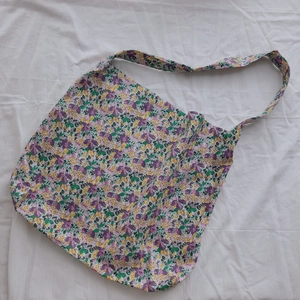 Pastoral purple floral canvas crossbody bag with large capacity and soft cotton fabric