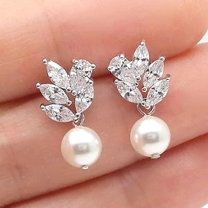 Elegant Leaf Copper Dangle Earrings With Water Drop AAA Zircon And White Imitation Artificial Pearl For Women