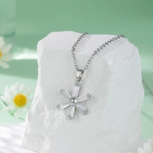 Women Flower Pendant Necklace Titanium Steel Stainless Steel Chain Zircon Inlaid Five Petal Sunflower Sweet Jewelry