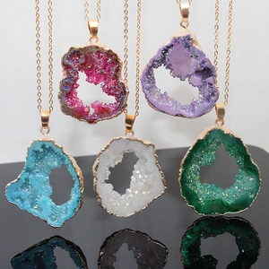 Collar Colgante Geoda Ágata Natural Cristal Druzy Irregular Chapado En Oro Piedra Bruta Joyería Bohemio Mujer