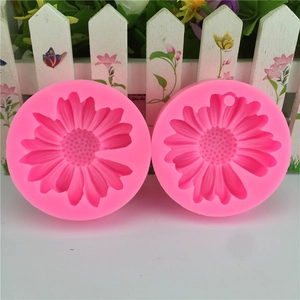 Daisy shaped pink silicone molds for DIY resin jewelry and phone case decorations