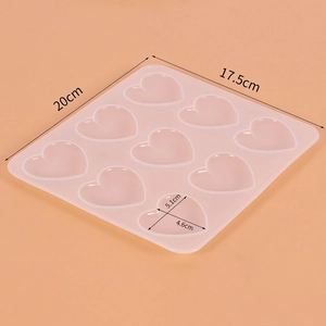Detailed view of 9-cavity heart silicone mold with precise dimensions and 70g weight