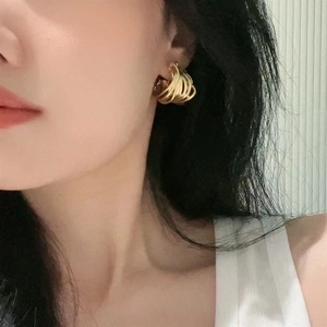 Elegant 18K gold-plated C-shaped multilayer textured hoop earrings for a luxury look