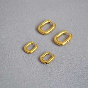 Boucles d'oreilles créoles en U plaquées or en tailles ovales grande et petite