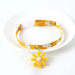 Adjustable yellow daisy pet collar with white cat buckle for cats and small dogs