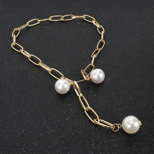 Minimalist gold-plated long Y-necklace with oval links and three faux pearls