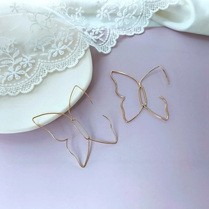 Orecchini a farfalla vuoti geometrici esagerati placcati in oro 14K stile minimal