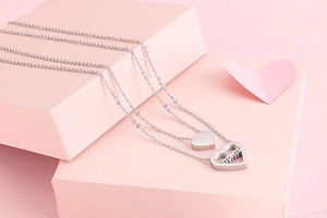 Silver double-layer necklace with solid heart and mom-engraved hollow heart pendant