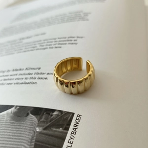 Bague croissant plissée de style français en argent sterling 925 avec finition dorée