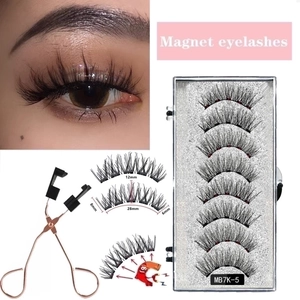 Detail view of magnetic eyelash set including 6 pairs, applicator, and 12mm size dimensions