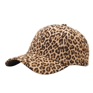 Women's casual baseball cap with classic leopard print pattern and curved brim sun visor