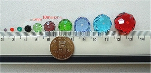 Detailed size comparison of multi-color faceted crystal glass beads from 2mm up to 18mm
