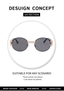 Détail de lunettes de soleil vintage rondes en métal doré avec double pont et verres noirs