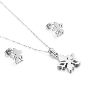 Parure collier et boucles d'oreilles trèfle argenté avec design floral ajouré chic
