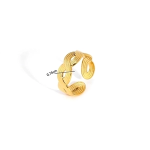 Close-up of 18K gold plated infinity twist ring showing 0.74cm width and textures