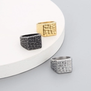Men's retro square stainless steel ring with hammered texture in gold and silver finish