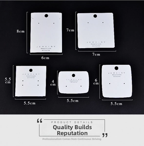 Detailed comparison of five sizes of white cardboard jewelry display cards for earrings