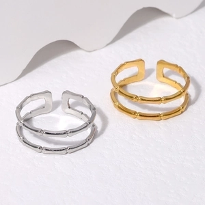 Anelli minimalisti a doppio strato in bambù oro e argento con design aperti regolabili