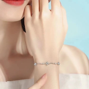 Lucky four-leaf clover silver bracelet with sparkling zircon stones for women