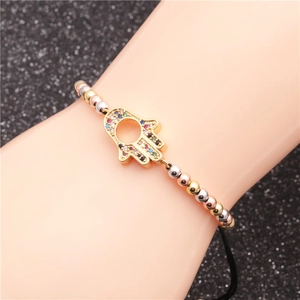 Bracciale Mano di Fatima con zirconi colorati e catena di perle oro, argento e rosa