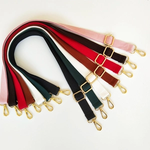 Sangles de sac en toile colorées avec boucles dorées réglables et mousquetons détails