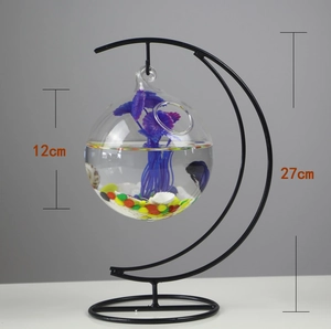 Detalle de soporte de hierro negro de 27cm con pecera de vidrio colgante de 12cm