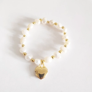 Women's freshwater pearl bracelet with golden heart pendant and natural round beads