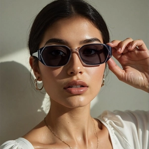 Vintage Square Sunglasses UV400 Protection PC Metal Frame Fashion Outdoor Travel Trendy Sun Glasses For Women