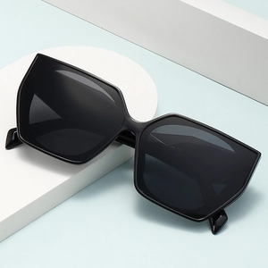 Lunettes de Soleil Géométriques Surdimensionnées Tendance pour Femmes Hommes Monture Irrégulière Protection UV400 Lunettes de Soleil Casual