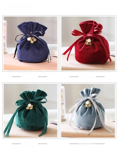 Velvet drawstring wedding gift bags with gold囍 charms in four elegant colors