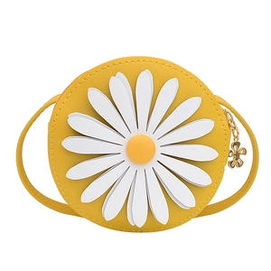 Cute yellow daisy crossbody bag for kids with white petal layers and flower zipper