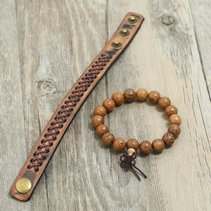 Ensemble bracelet en cuir tressé vintage avec perles en bois naturel et boutons bronze