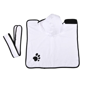 Accappatoio bianco assorbente per animali con zampe nere e fascia coordinata per cani e gatti