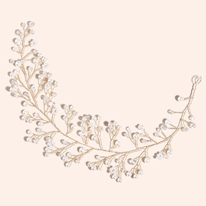 Vigne de cheveux de mariée élégante avec perles et cristaux sur fil doré pour mariage