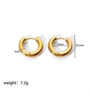 Detail view of 18K gold plated hoop earrings with 4mm thickness and 10mm inner diameter