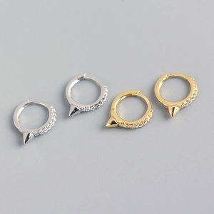 Boucles D'oreilles Huggie Hoop À Pointes En Argent Sterling 925 Pavé De Zircone Cubique Punk Rivet Pour Femmes Bijoux
