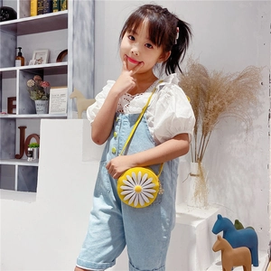 Cute yellow daisy crossbody bag for kids with white 3D flower applique and strap