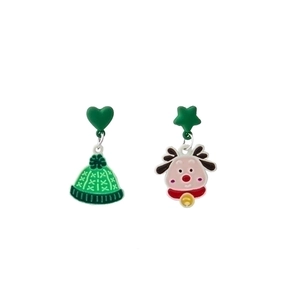 Asymmetric Christmas earrings featuring a green heart with hat and reindeer charm