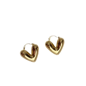 Orecchini a cerchio a cuore cavo placcati in oro in stile minimalista da donna