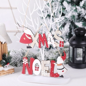 Set di decorazioni natalizie in legno con scritte XMAS e NOEL e motivi Babbo Natale