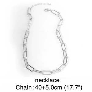 Silver paperclip chain necklace detail with lobster clasp and 40+5cm size dimensions
