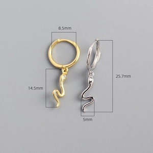 Detailed size specifications of the minimalist 925 silver snake drop earrings