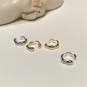 Irregular fluid wave ear cuffs in gold and silver finish for non-pierced ears