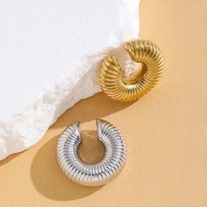 Ribbed texture stainless steel ear cuffs in gold and silver finish for non-pierced ears