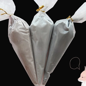 Tre tonalità di colla a crema DIY in bustine: Grigio Nonna, Grigio Chiaro e Grigio Scuro