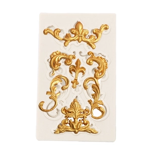 Moule en silicone détaillé pour fondant relief baroque avec fleurs dorées décoratives