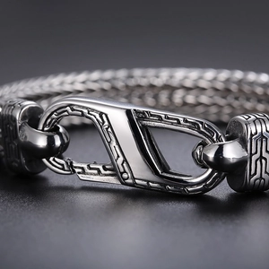 Retro stainless steel dragon bone chain bracelet for men with textured weave patterns