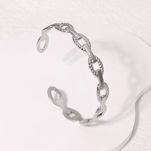 Polished silver stainless steel open bangle with stylish cuban chain geometry design