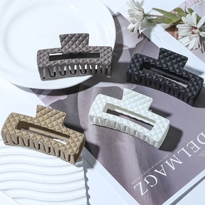 Hair Claw Clips Rectangle Hollow Out Matte Quilted Geometric Plastic Hair Clamps For Women Hair Styling Accessories
