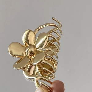 French vintage golden alloy flower hair claw clip for elegant women styling